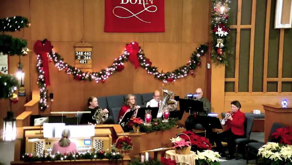 Grace Notes Brass Ensemble playing at PVURC 2025 
Christmas Eve Candlelight Service.